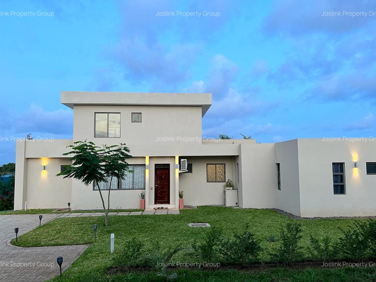 Serviced 3 Bed Apartment with En Suite in Nyali Area - 3