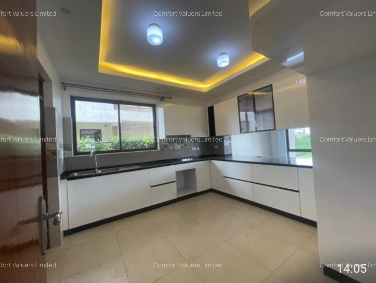 5 Bed Townhouse with En Suite at Runda - 9