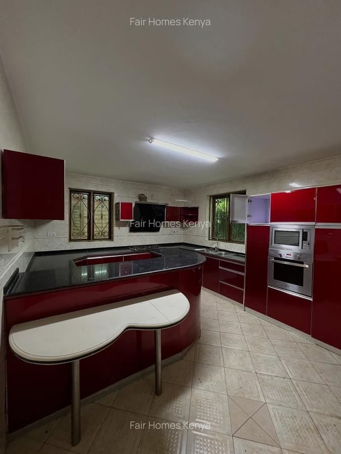 5 Bed Townhouse with En Suite at Othaya Road - 5