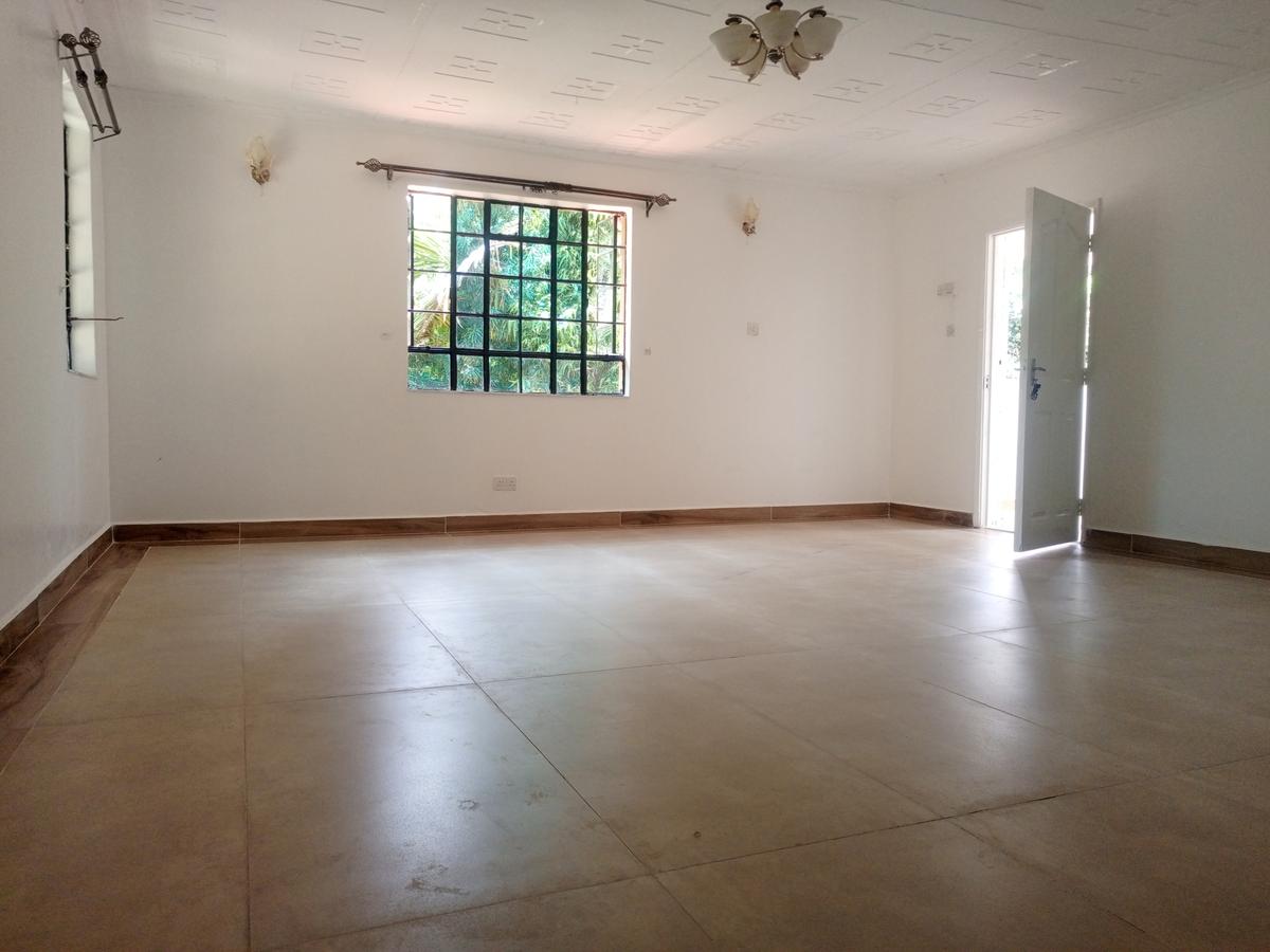 5 Bed House with En Suite at Nyari Estate - 5
