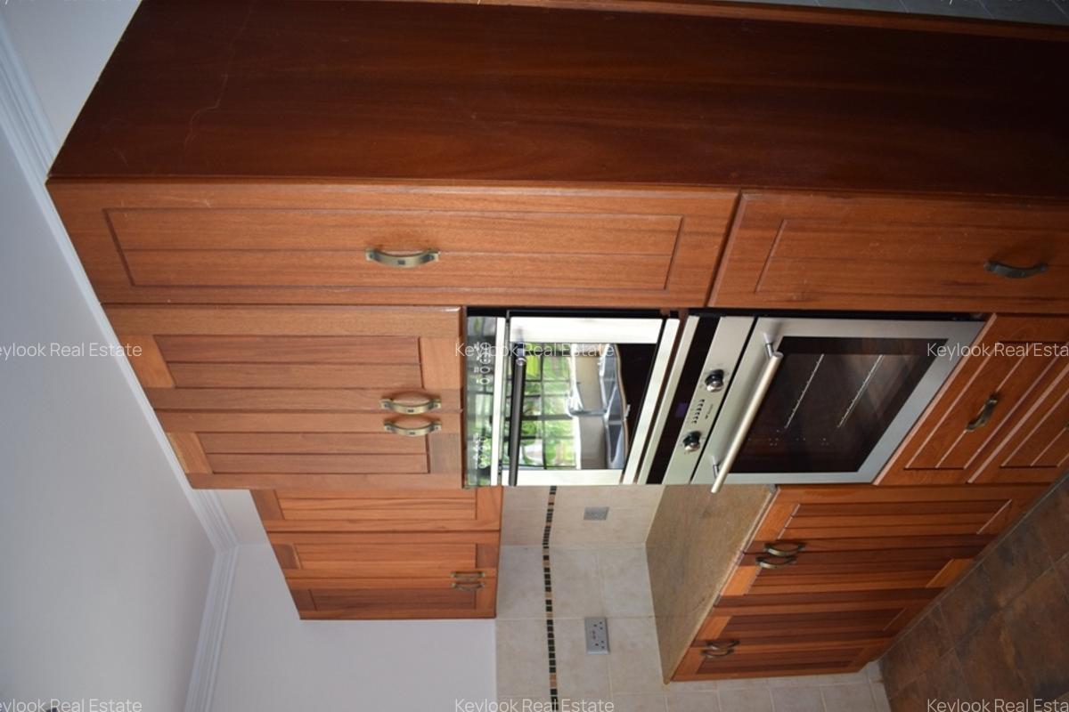 4 Bed Townhouse with En Suite at Peponi Road - 13