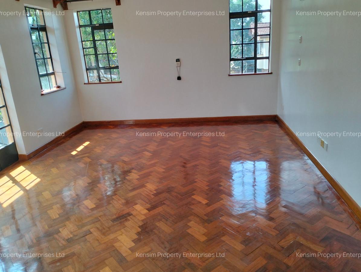 5 Bed Townhouse with En Suite in Kitisuru - 10