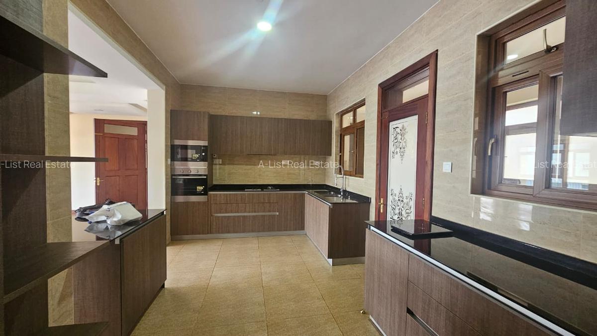 4 Bed Apartment with En Suite at General Mathenge - 3
