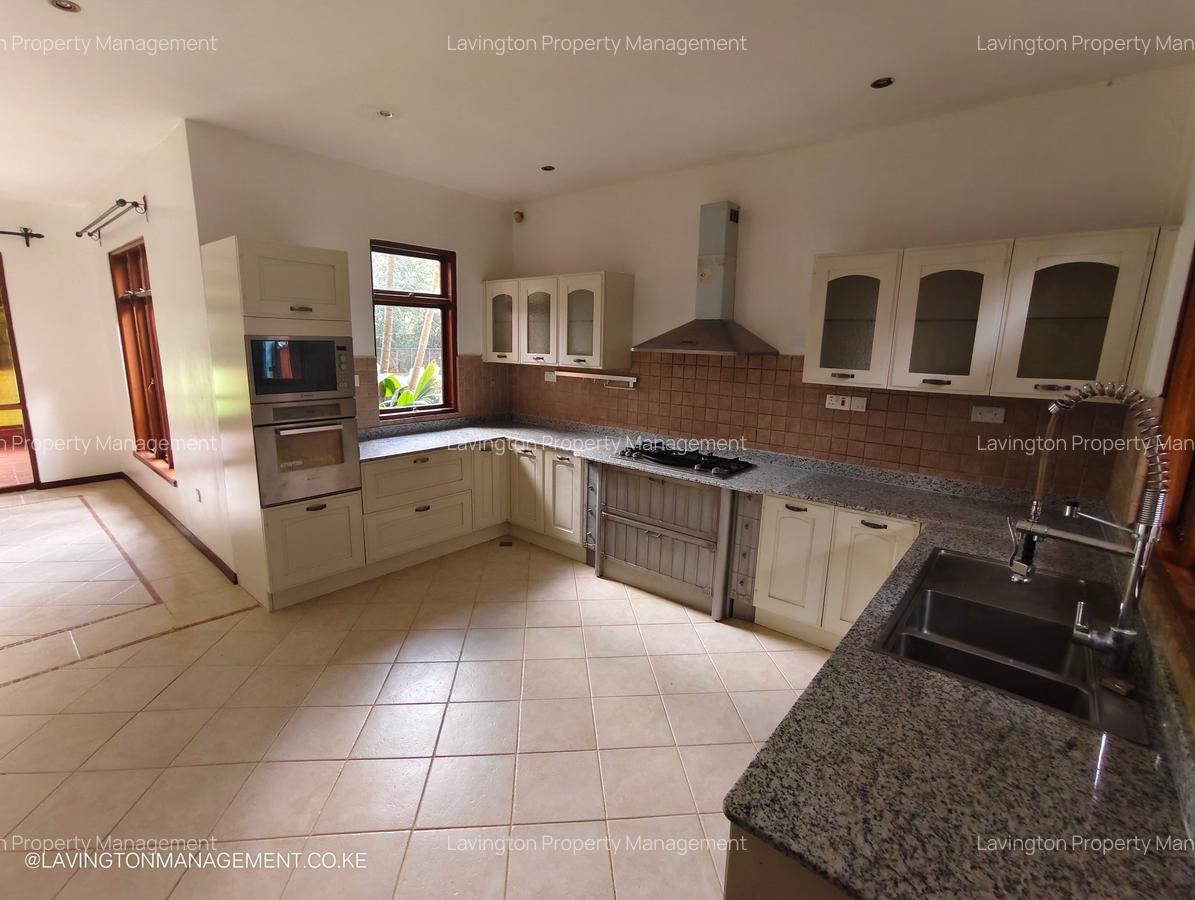 5 Bed House with En Suite at Wind Ridge - 7