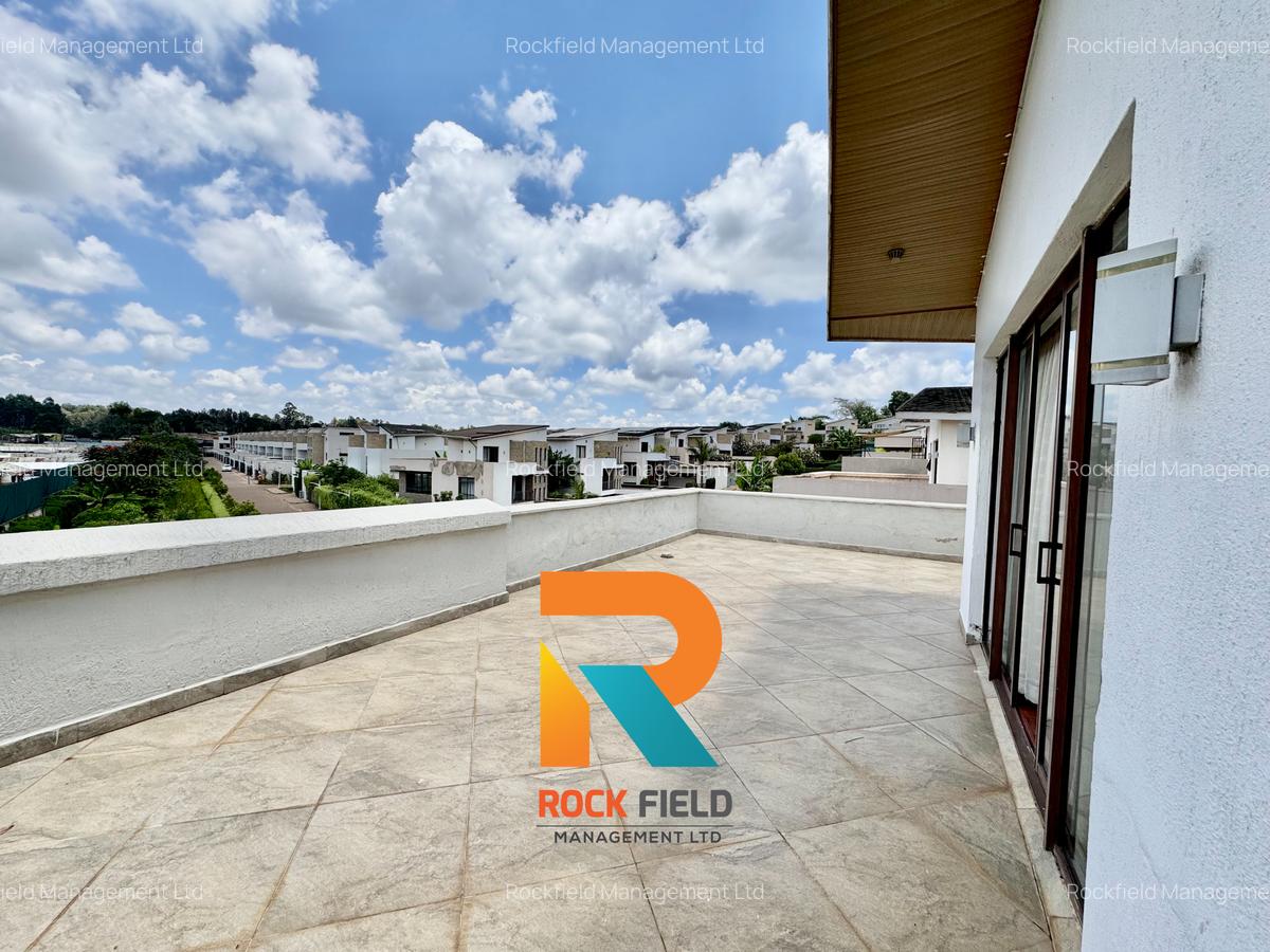 4 Bed Townhouse with En Suite in Runda - 3