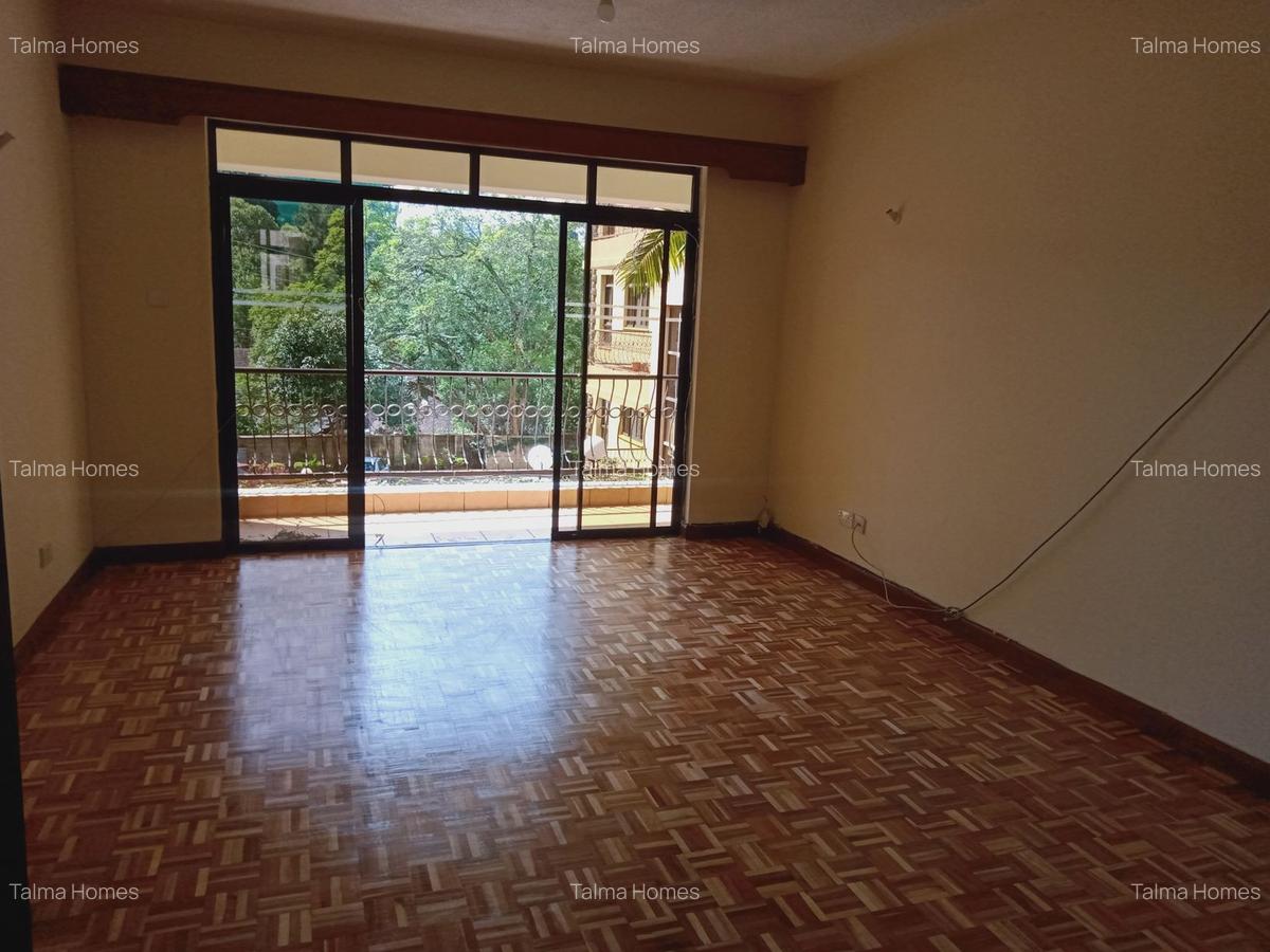 3 Bed Apartment with En Suite at Brookside Area - 19