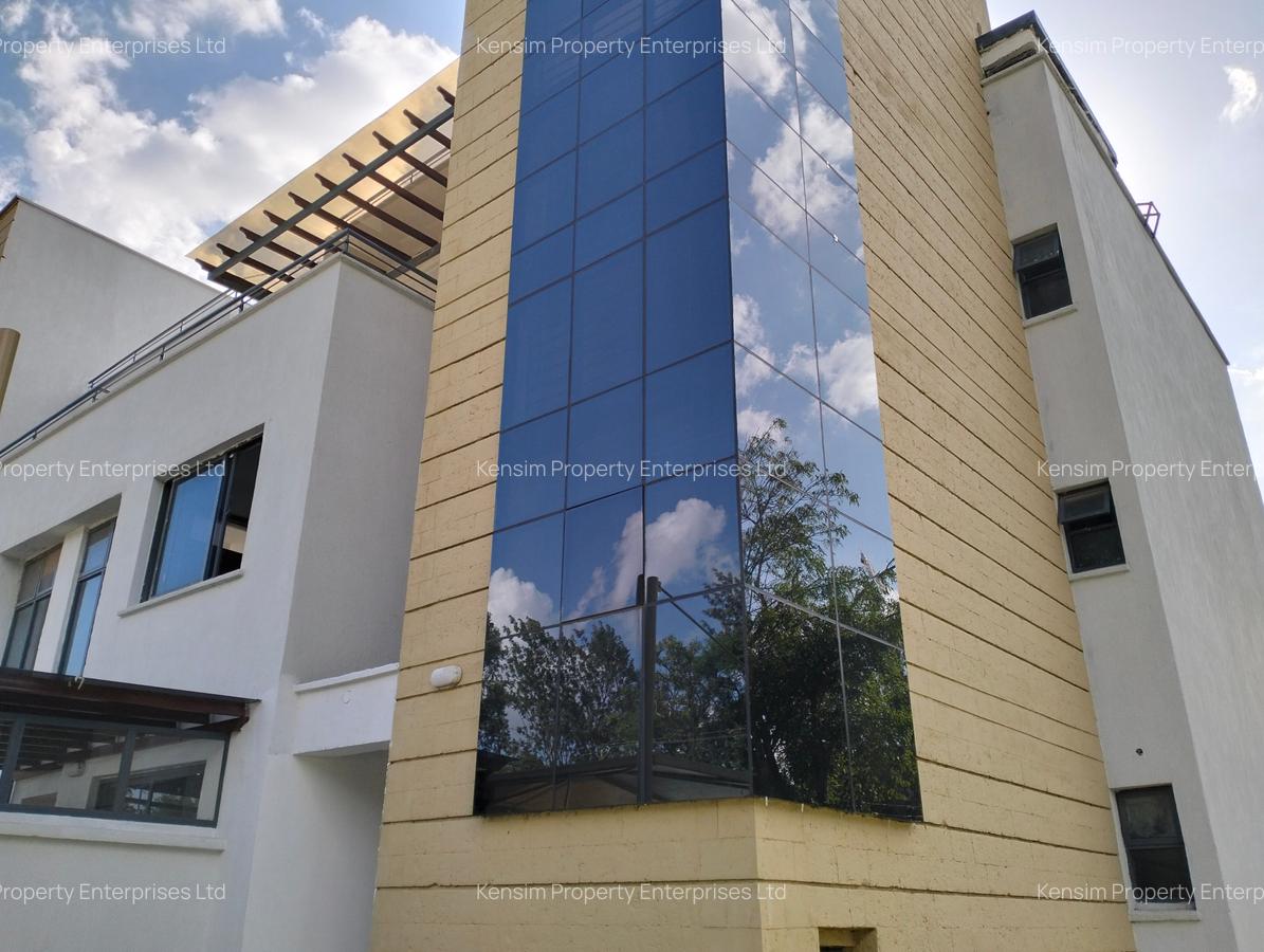 4 Bed Townhouse with En Suite in Lavington - 17