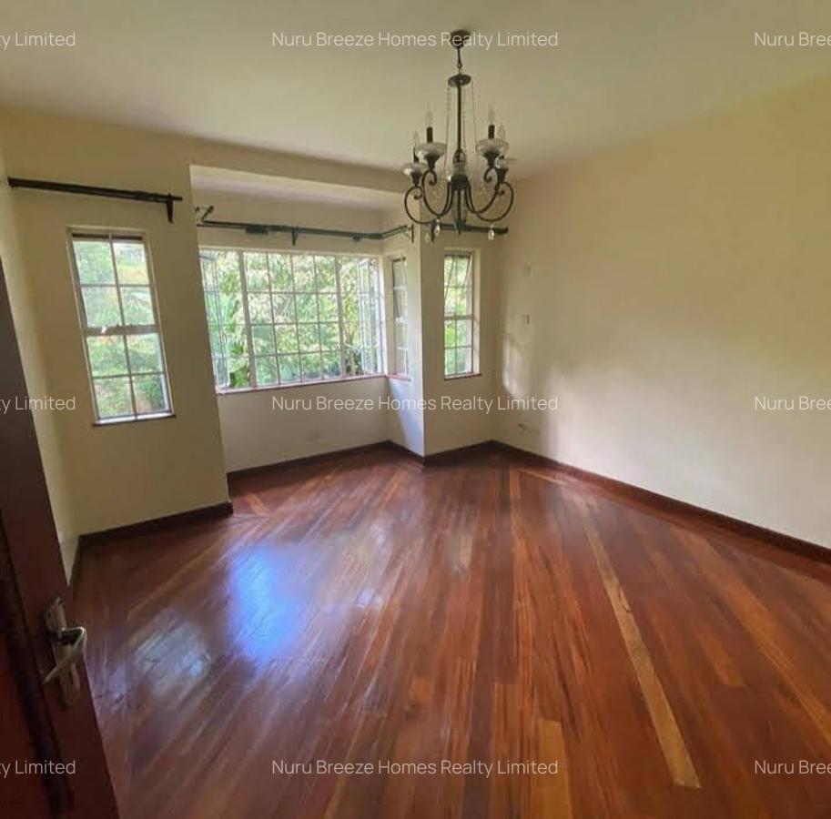 5 Bed Townhouse with En Suite in Rosslyn - 9