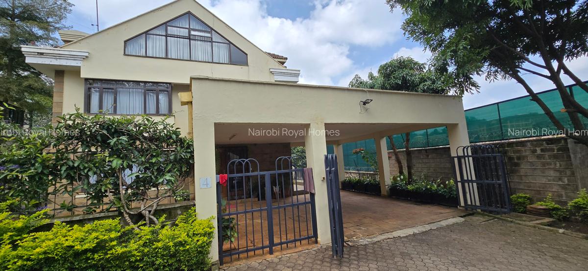 5 Bed Townhouse with En Suite at Lavington Green - 2