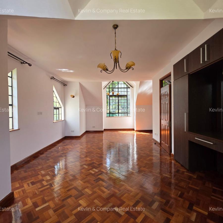 4 Bed Villa with En Suite in Lavington - 19