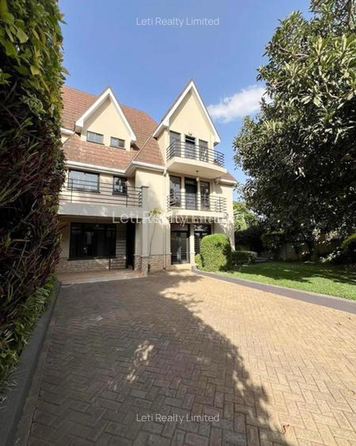 5 Bed Townhouse with En Suite in Lavington - 1