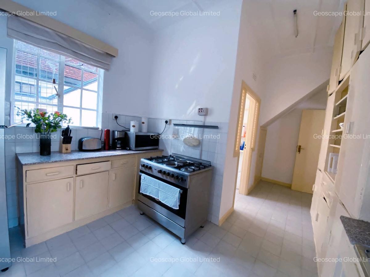 4 Bed Apartment with En Suite in Muthaiga - 5