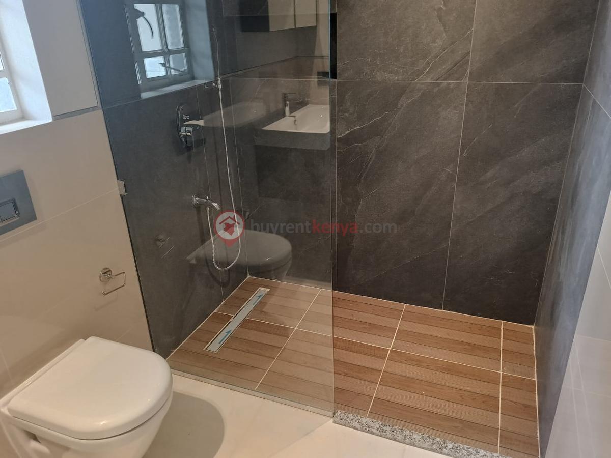 4 Bed House with En Suite at Runda - 7
