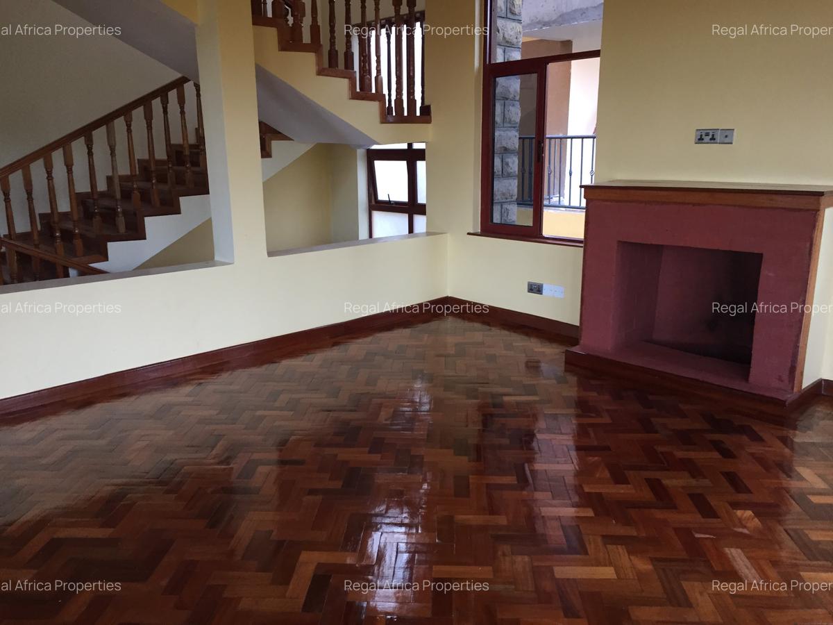 7 Bed House with En Suite in Redhill - 19