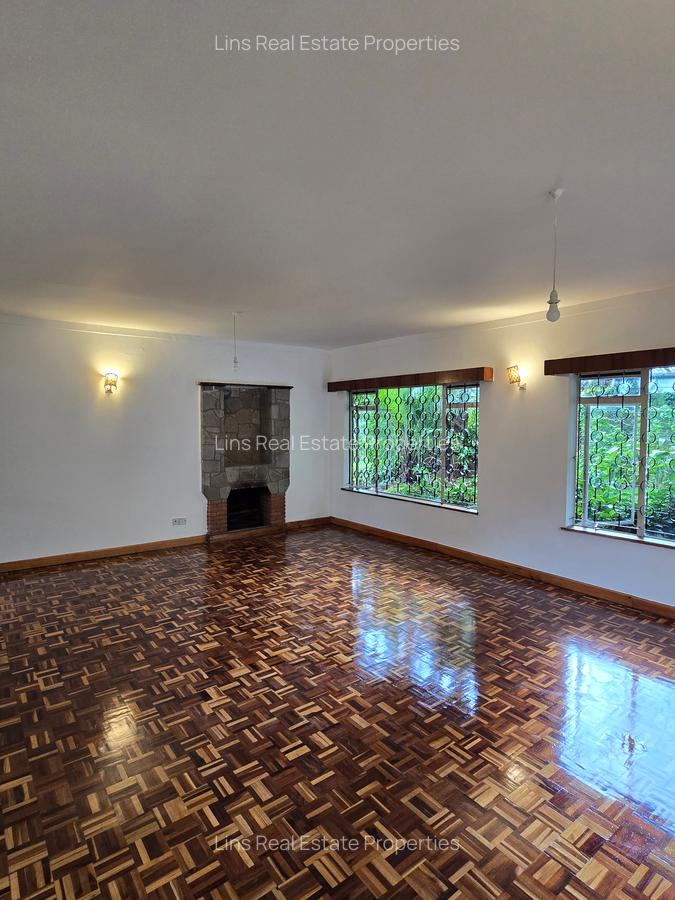 4 Bed Townhouse with En Suite in Lavington - 17