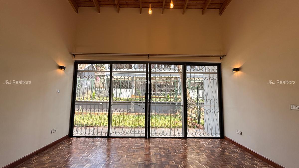 4 Bed Townhouse with En Suite in Rhapta Road - 2