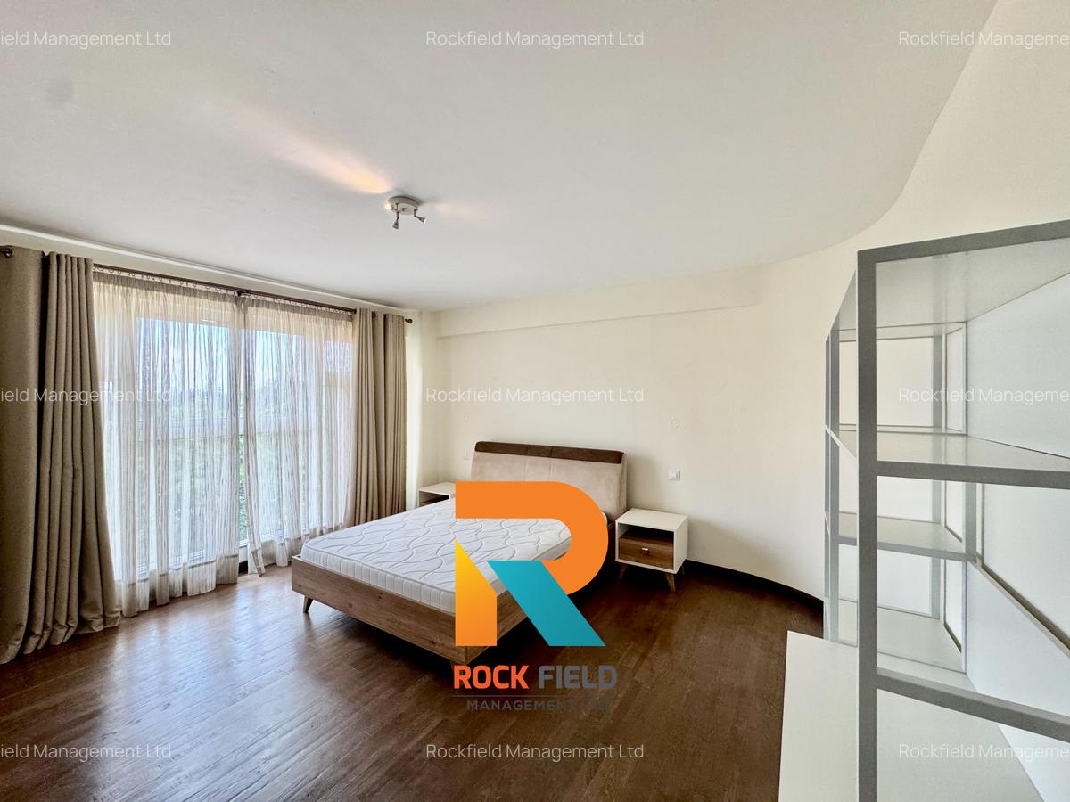 Furnished 3 Bed Apartment with En Suite in Riverside - 17