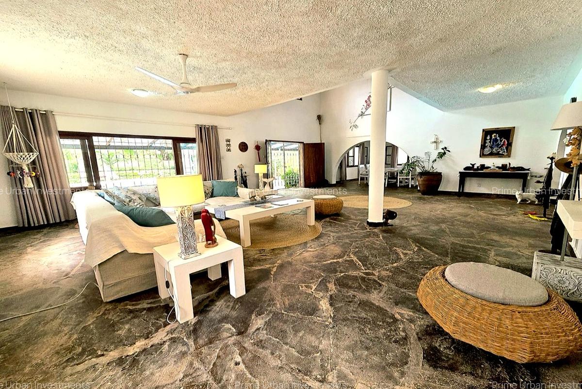 4 Bed House with En Suite at Diani Beach - 5