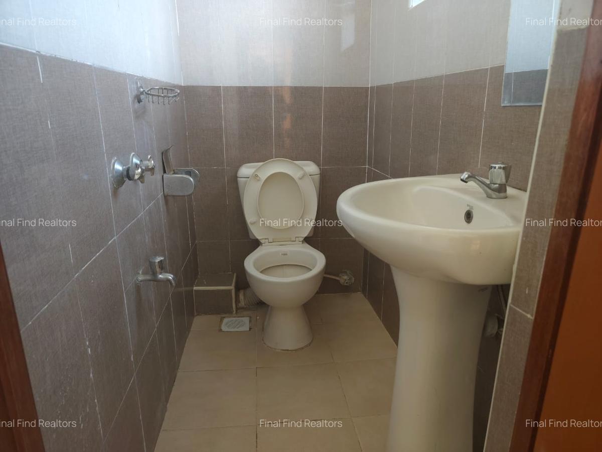 4 Bed House with Garden in Runda - 15