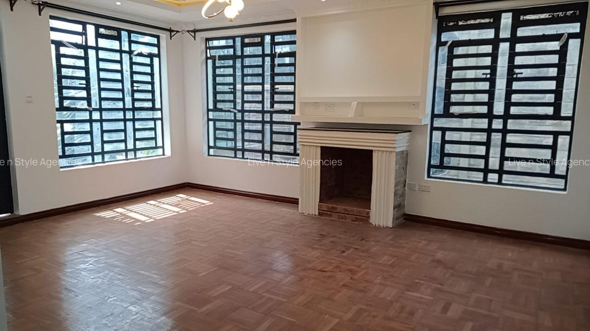 5 Bed Townhouse with En Suite in Runda - 13