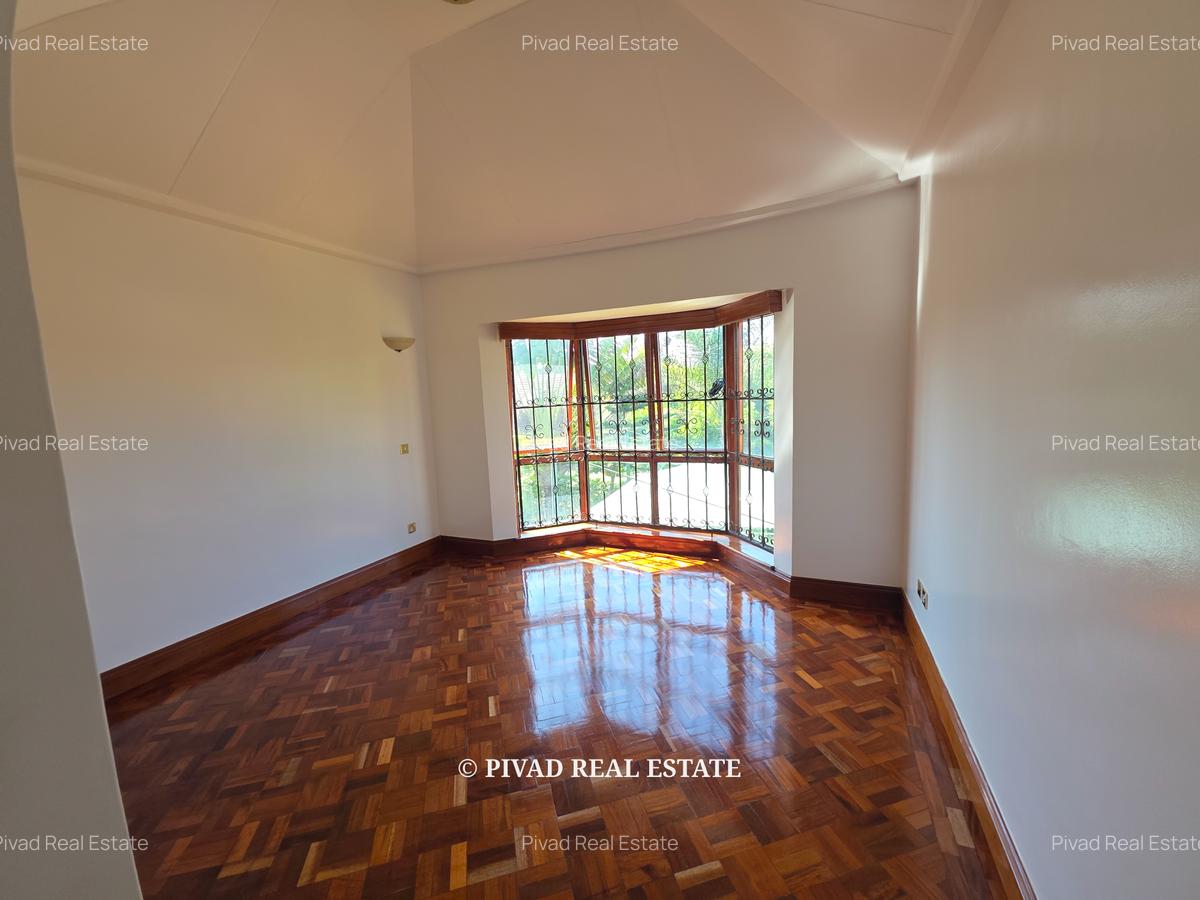 5 Bed House with Garden in Runda - 3