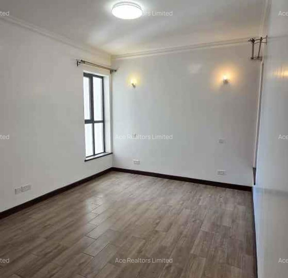 3 Bed Apartment with En Suite at City Park - 6