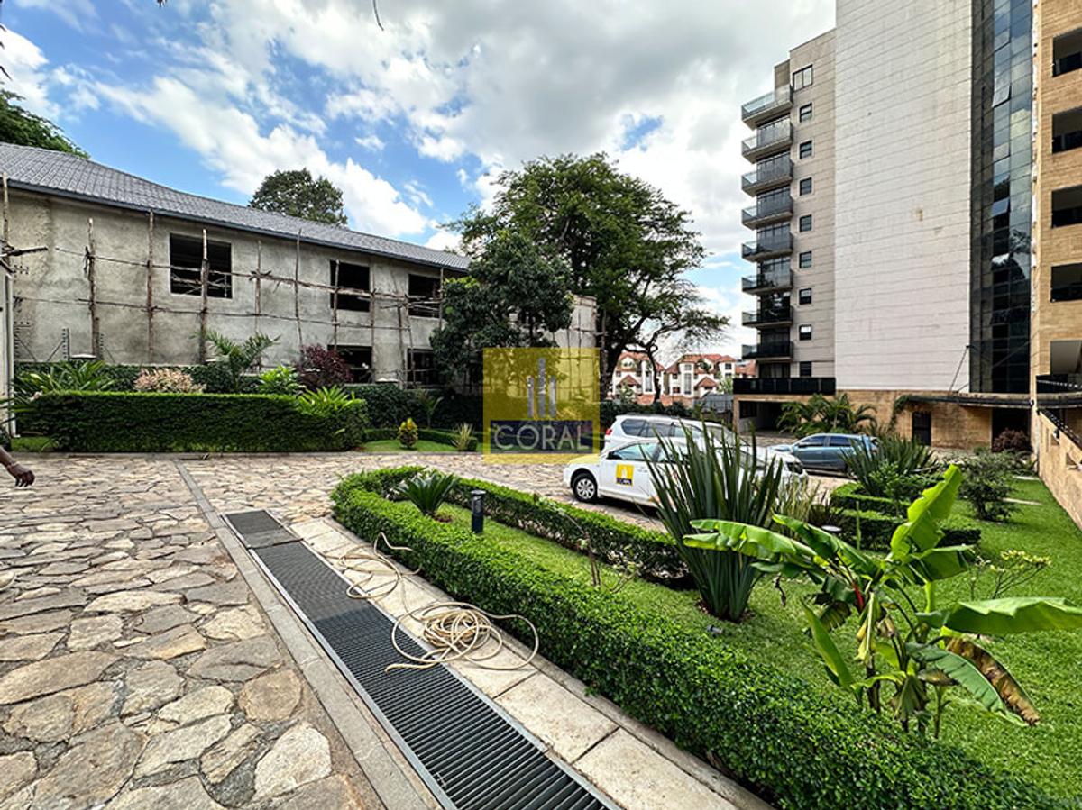 Serviced 2 Bed Apartment with En Suite in Westlands Area - 17