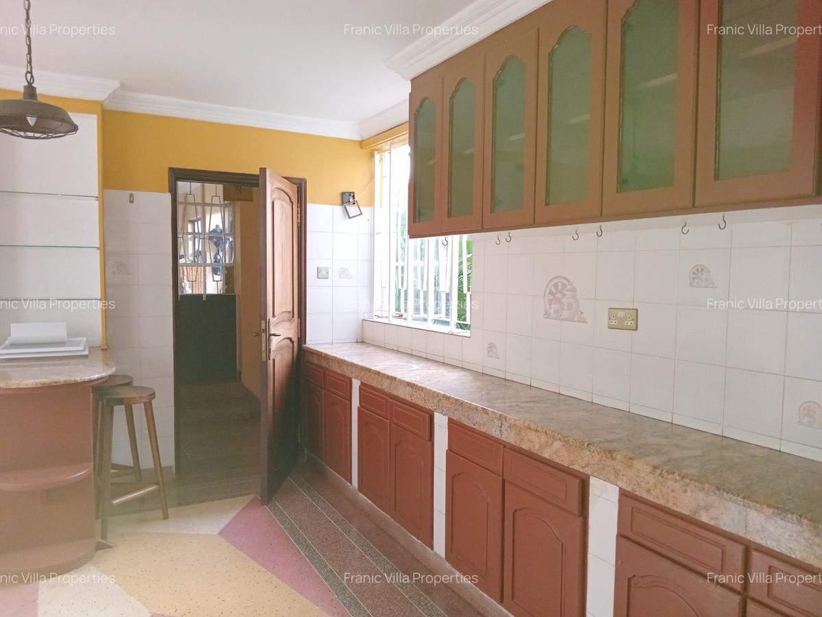 3 Bed House with En Suite at Runda - 19