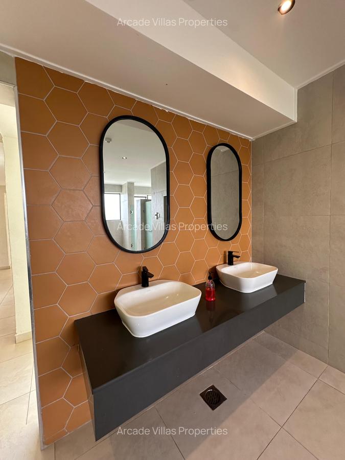 4 Bed Apartment with En Suite in Westlands Area - 11