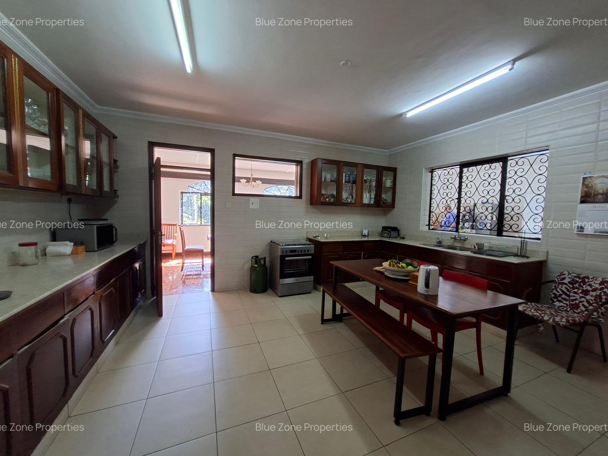 5 Bed Townhouse with En Suite at Ibis Crescent - 7