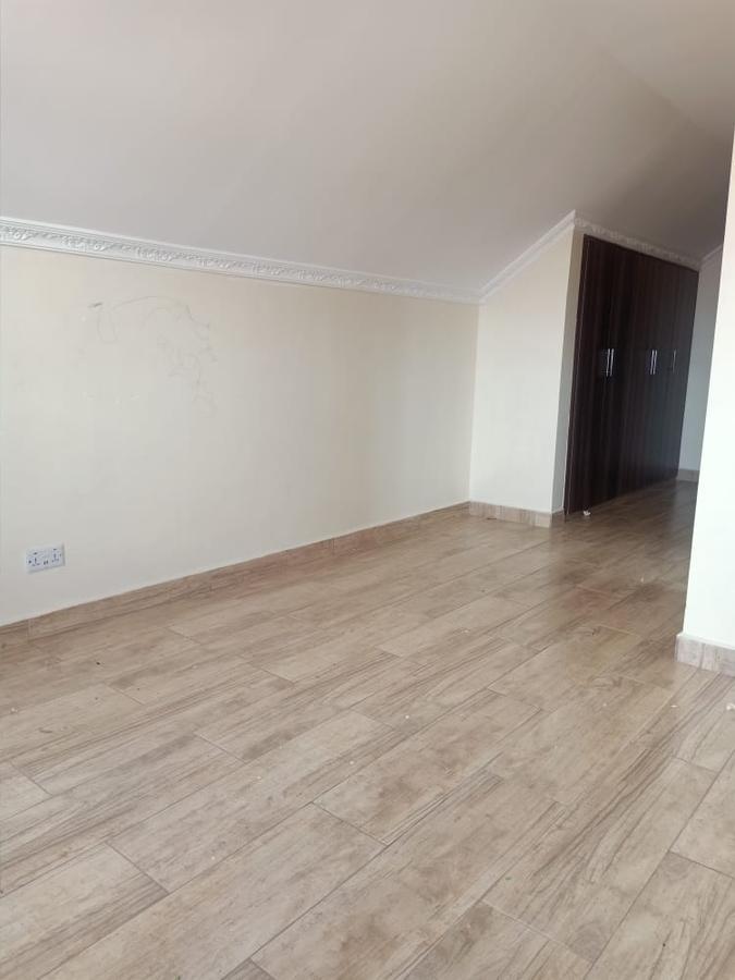 4 Bed Apartment with En Suite at Fourways Junction Estate - 12