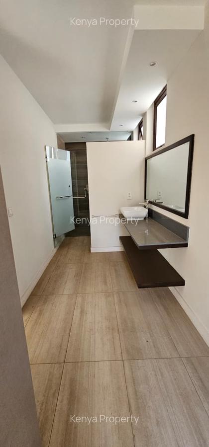 5 Bed Villa with En Suite at James Gichuru Road - 14