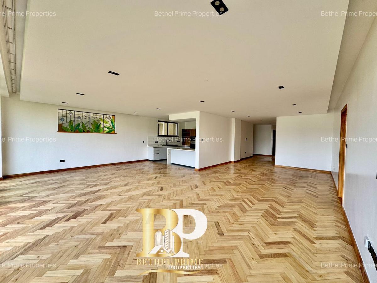 4 Bed Apartment with En Suite in Spring Valley - 3