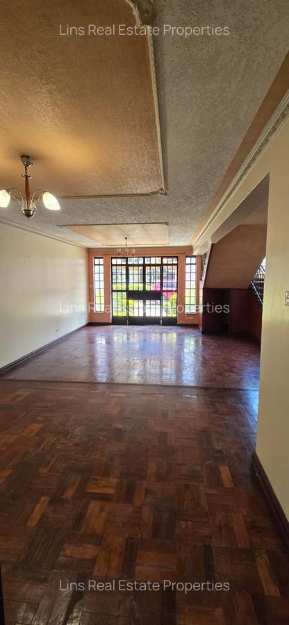 4 Bed Townhouse with En Suite in Lavington - 9