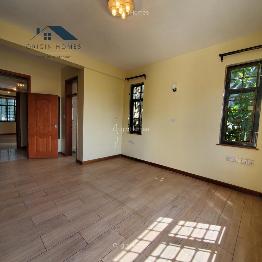 3 Bed Apartment with En Suite at Parklands - 13