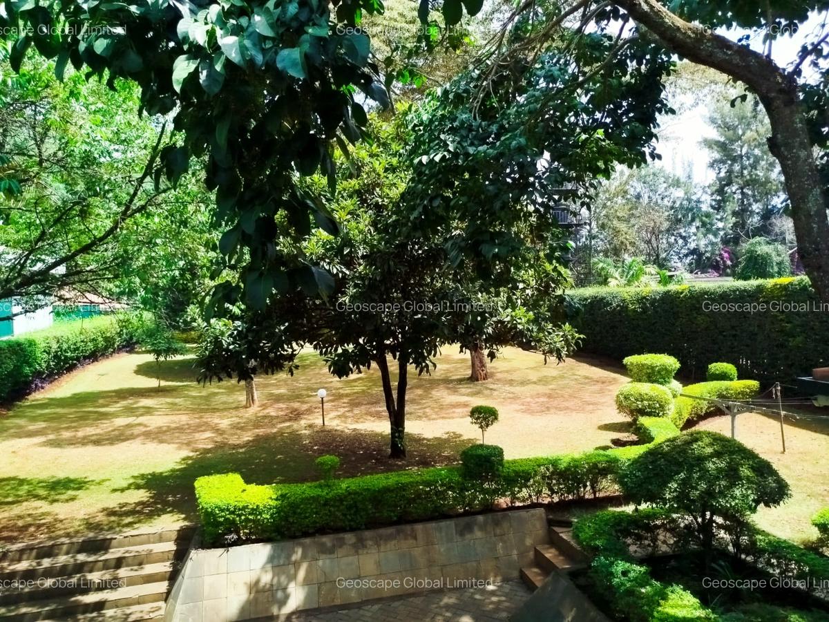 6 Bed House with En Suite in Runda - 2