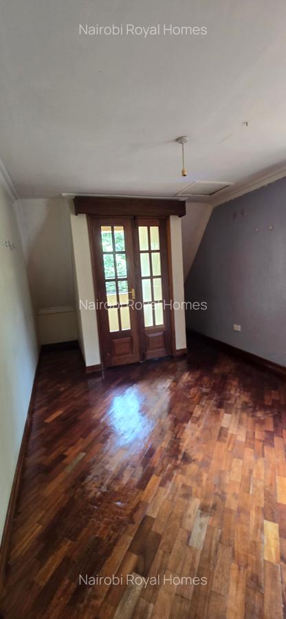 4 Bed Townhouse with En Suite at Lavington Off Convent - 14