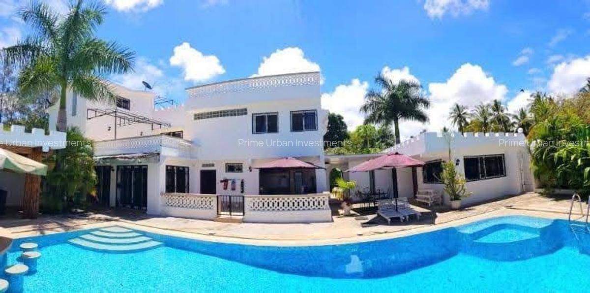 5 Bed Villa with En Suite in Kikambala - 10