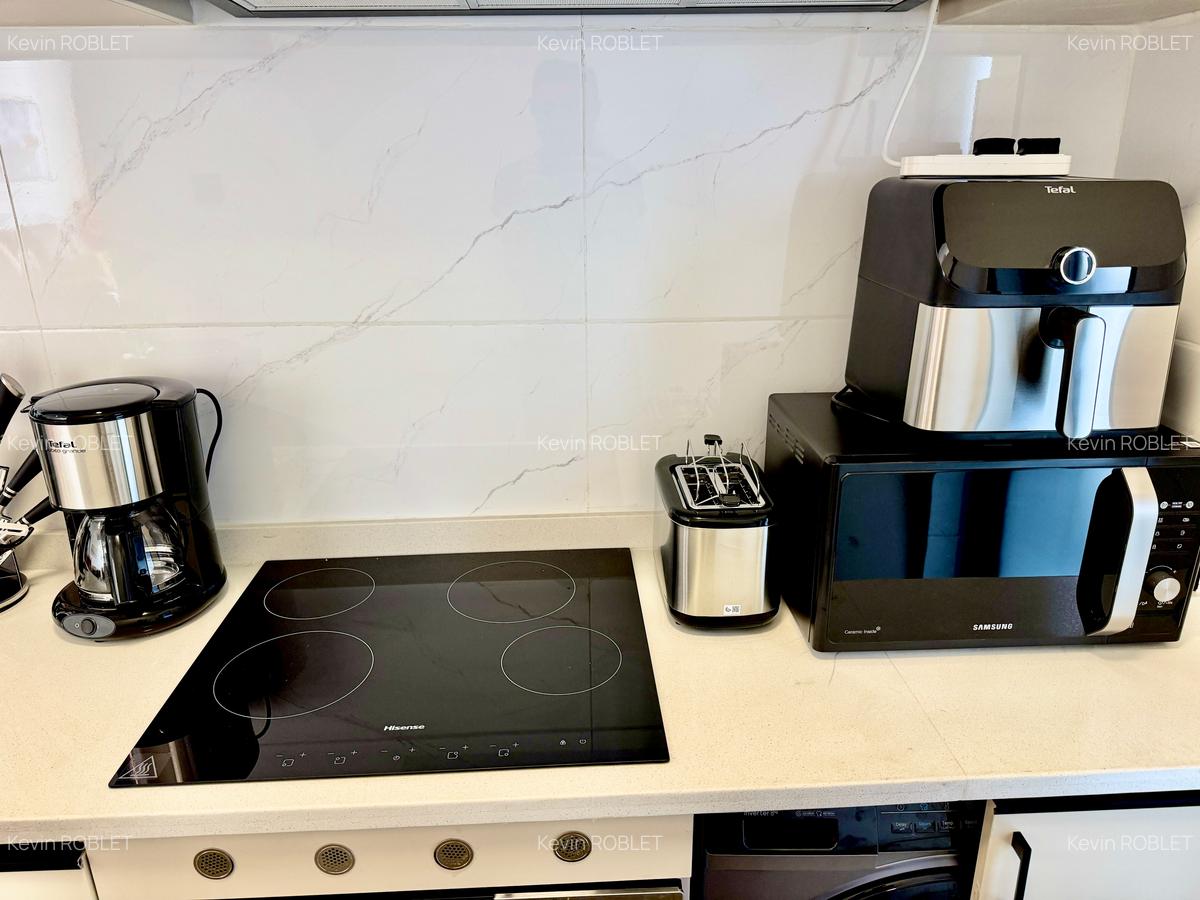 Serviced 1 Bed Apartment with En Suite at George Padmore Road - 6