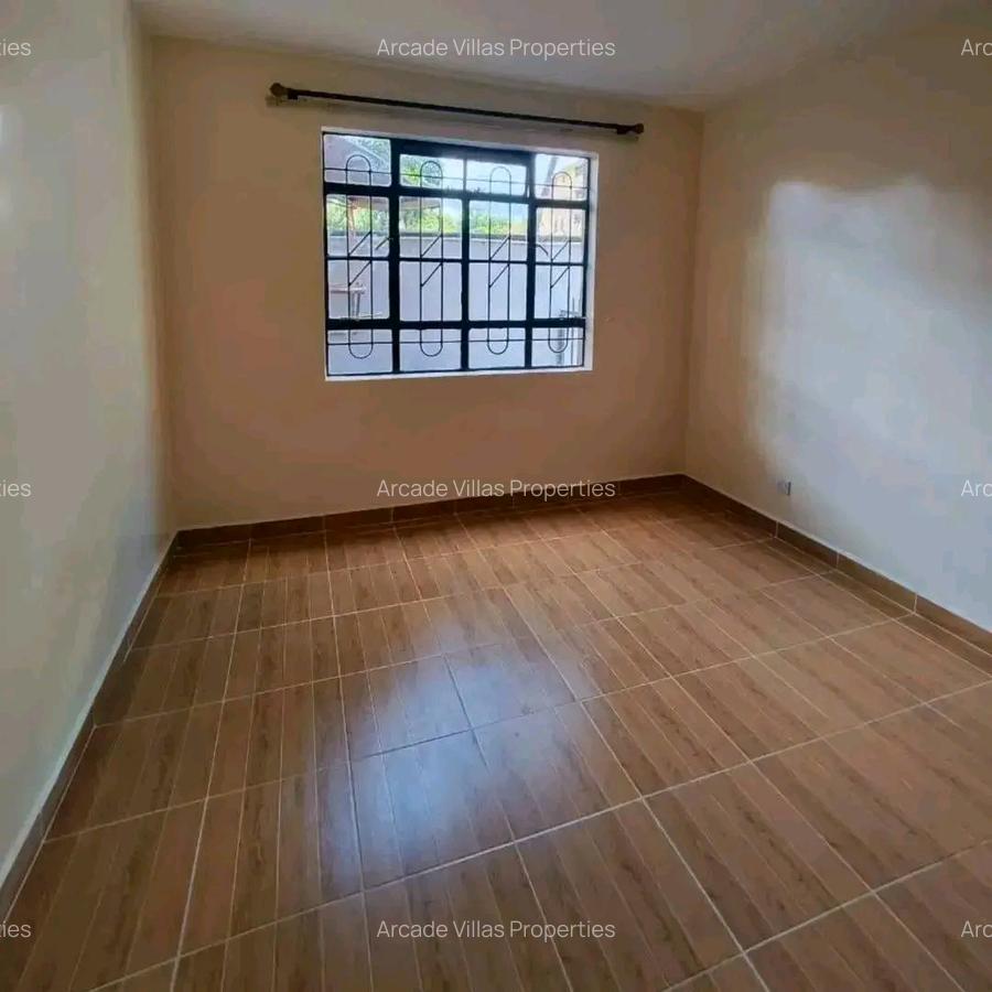 2 Bed Apartment with En Suite at Lavington - 7