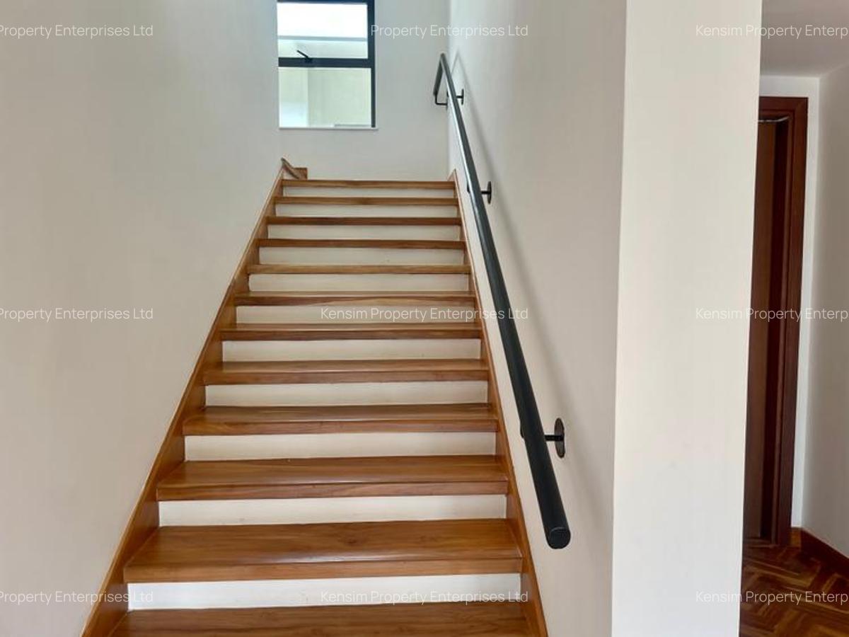 4 Bed Townhouse with En Suite in Runda - 10