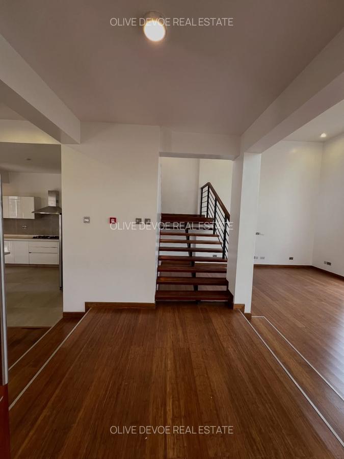 4 Bed Townhouse with En Suite in Lavington - 10