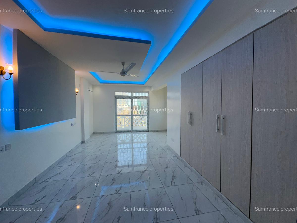 3 Bed Apartment with Borehole at Links Road - 6