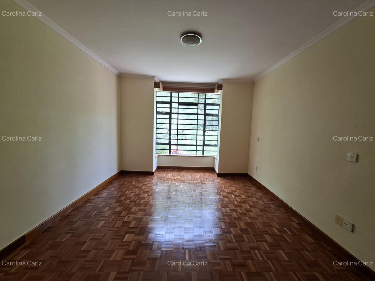5 Bed Townhouse with En Suite at Nyari/Rossyln - 6