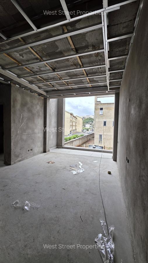 5 Bed Villa with En Suite at Lavington - 12