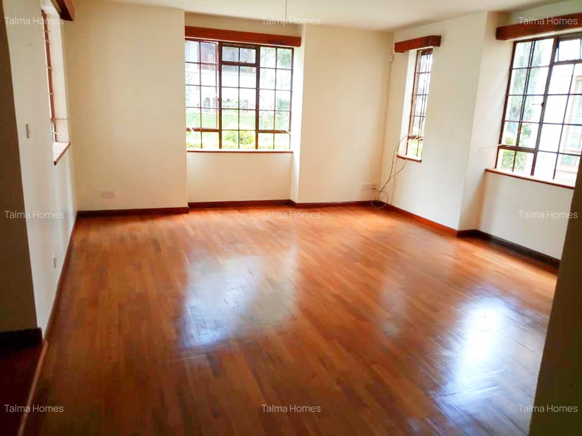 5 Bed Townhouse with En Suite at James Gichuru Road - 9