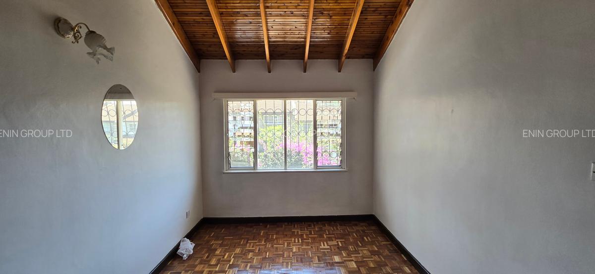 4 Bed Townhouse with En Suite at Oledume Road - 8