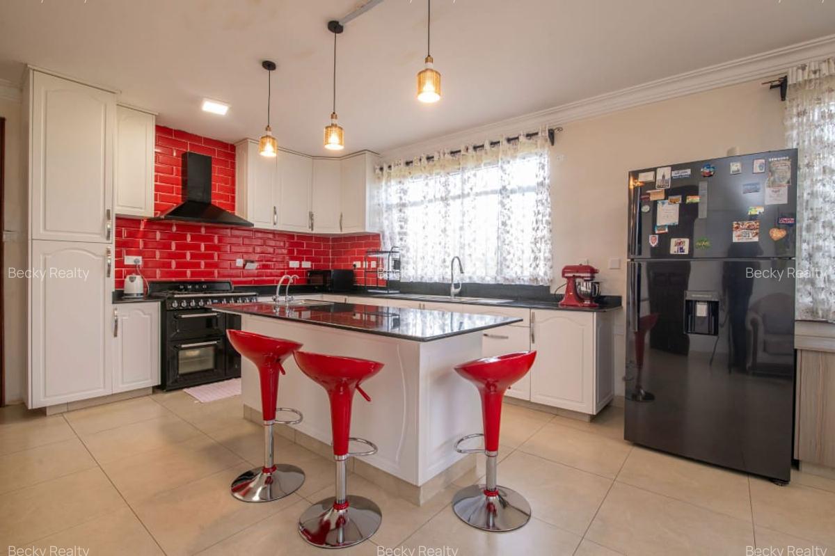 4 Bed House with En Suite at Bogani - 7