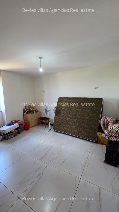 3 Bed Apartment with En Suite in General Mathenge - 11