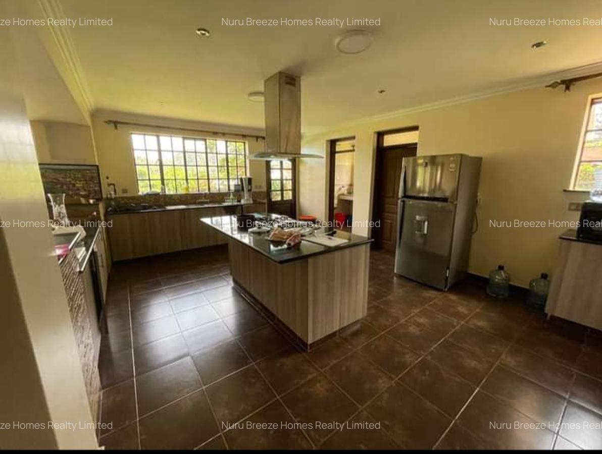 4 Bed Townhouse with En Suite in Rosslyn - 3